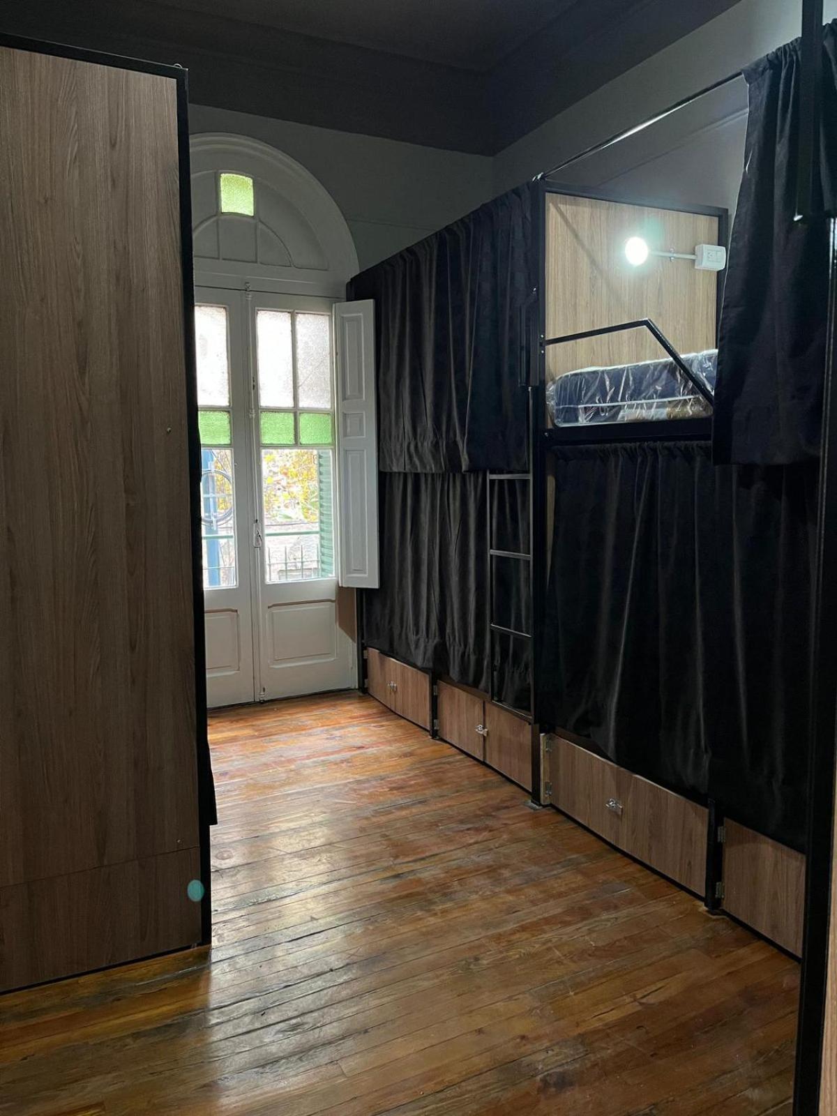 Hostel Dale Мендоса Екстериор снимка
