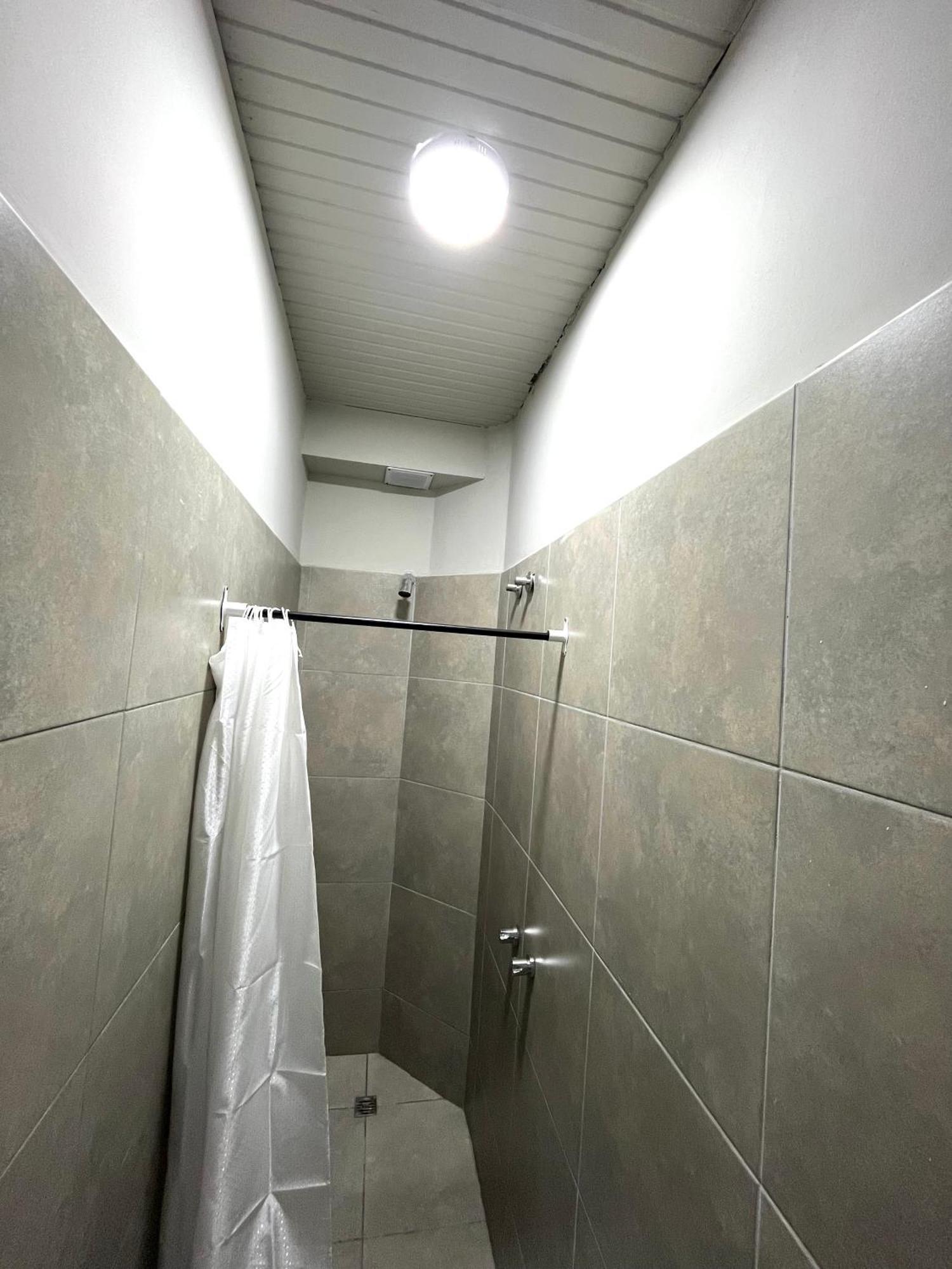 Hostel Dale Мендоса Екстериор снимка